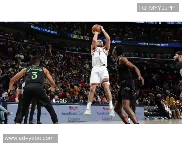 布克上半场表现全面贡献13分5篮板4助攻2抢断次节火力全开再添10分